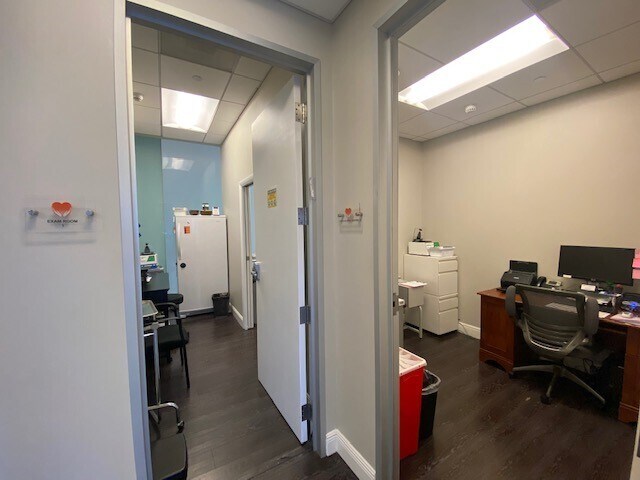 More Photos Of 21550 Biscayne Blvd, Aventura Medical For Lease