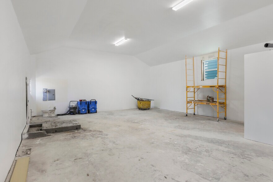 More Photos Of 2974-2996 Macarthur Blvd, Oakland Storefront For Lease