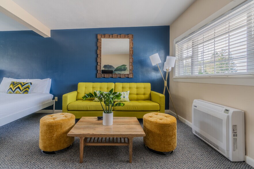 More Photos Of 2041 Harpswell Islands Rd, Bailey Island Hotel For Sale