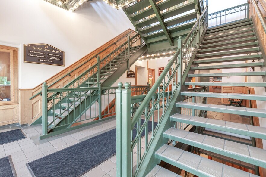 More Photos Of 772 W Main St, Lake Geneva Loft Creative Space For Lease