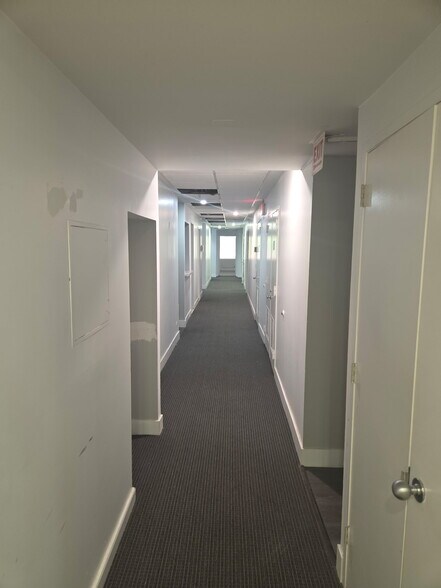 More Photos Of 1601-1641 3rd Ave, New York Apartments For Lease