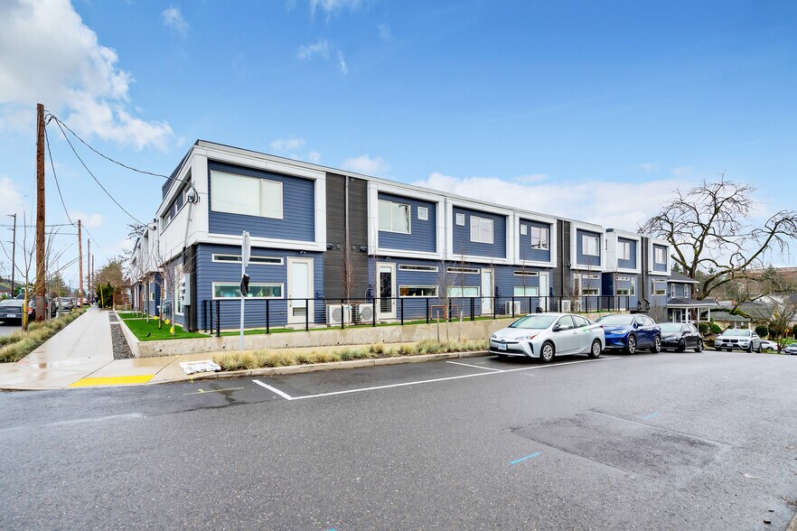 More Photos Of 5115 E Burnside St, Portland Apartments For Sale