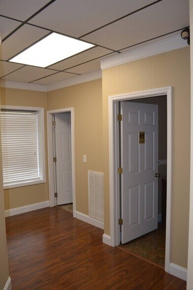 More Photos Of 29 Crestview Dr, Dunlap Loft Creative Space For Sale