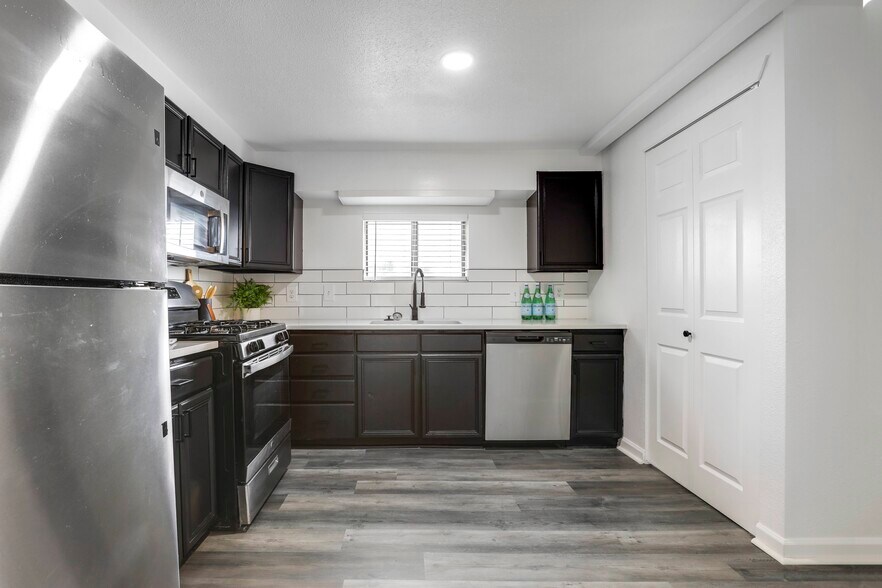 More Photos Of 2520 W 65th Pl, Denver Apartments For Sale