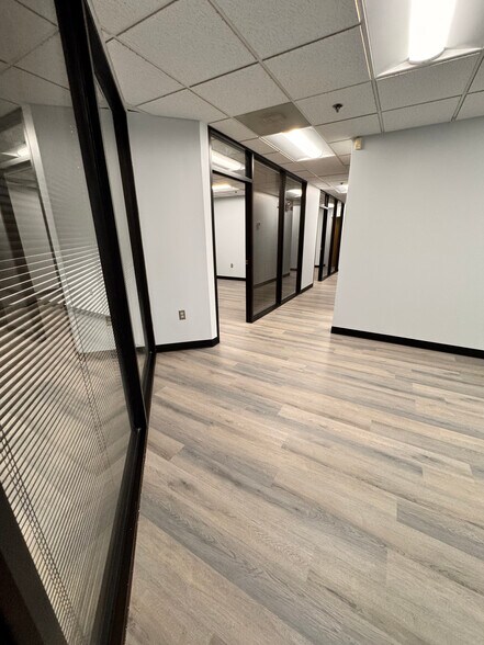 More Photos Of 8835 Columbia 100 Pky, Columbia Flex For Lease