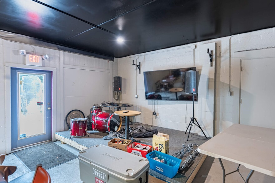 More Photos Of 2375 Upper Valley Pike, Springfield Lodge Meeting Hall For Sale