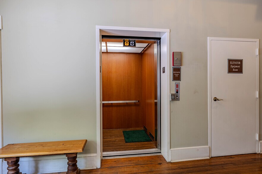 More Photos Of 217 Broad St, Rome Storefront Retail Residential For Sale