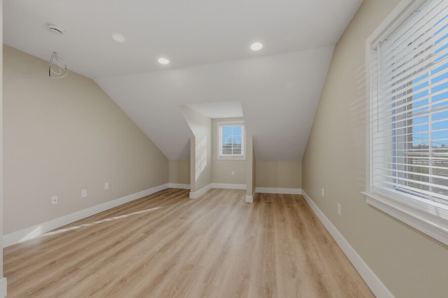 More Photos Of 2101 N Dupont Hwy, New Castle Freestanding For Sale