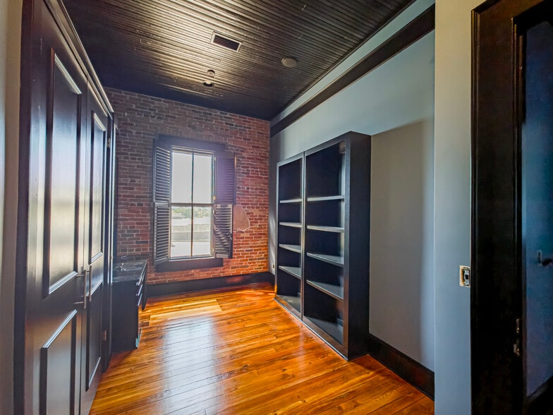 More Photos Of 105-111 W Central, Valdosta Storefront Retail Office For Sale