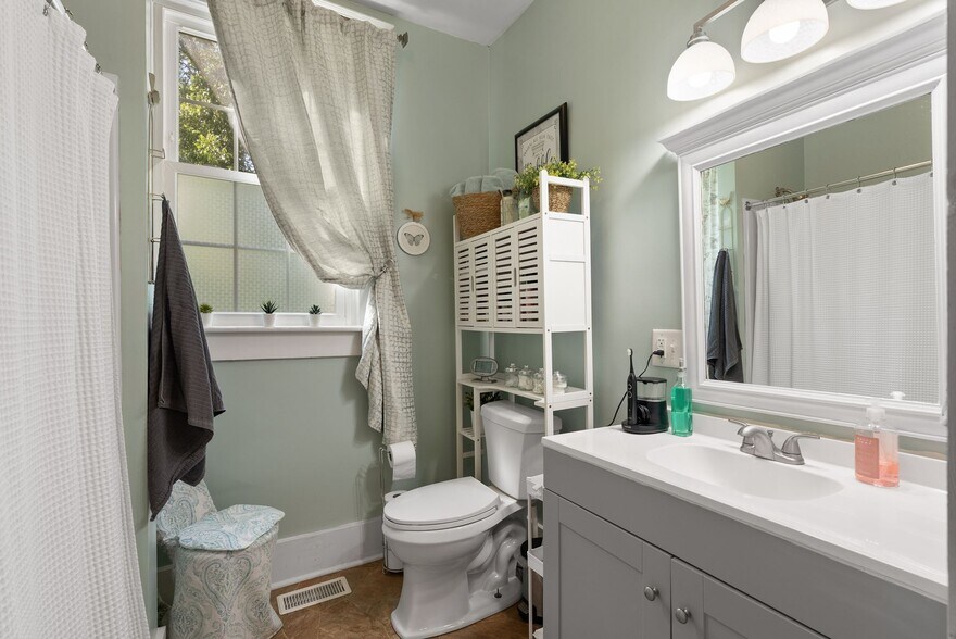 More Photos Of 207 W 2nd Ave, Easley Hospitality For Sale