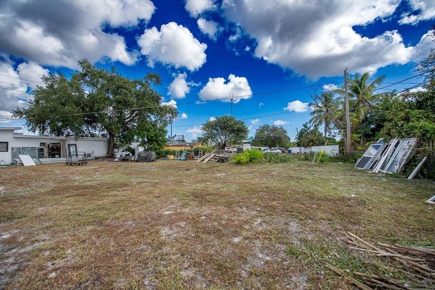 More Photos Of 5738 Hallandale Beach Blvd, West Park Freestanding For Sale
