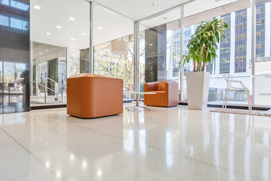 More Photos Of 333 Fayetteville St, Raleigh Office For Lease