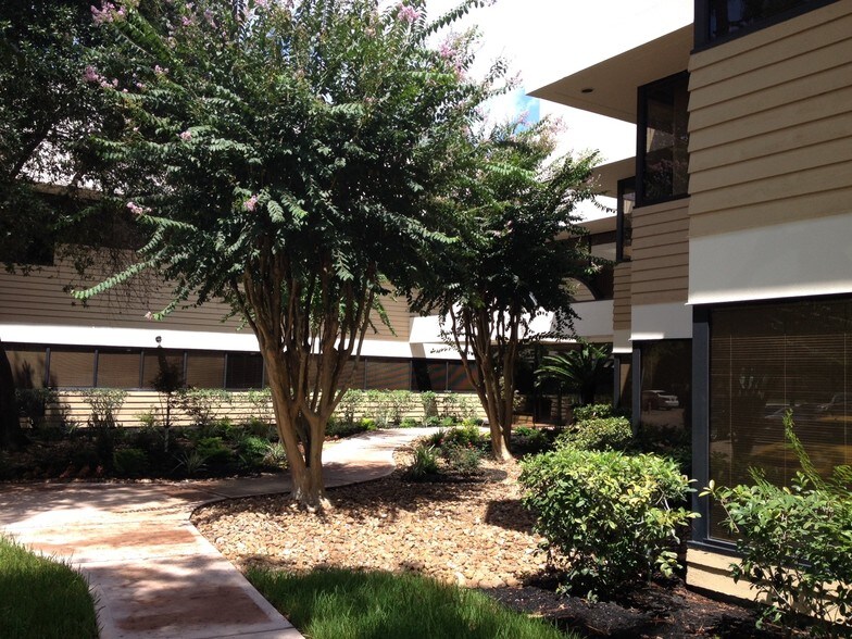 More Photos Of 1544 Sawdust Rd, The Woodlands Office For Lease