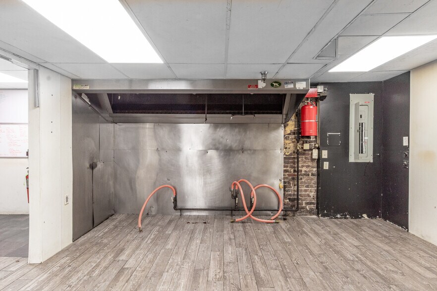 More Photos Of 125 Franklin St, Clarksville Storefront Retail Residential For Sale