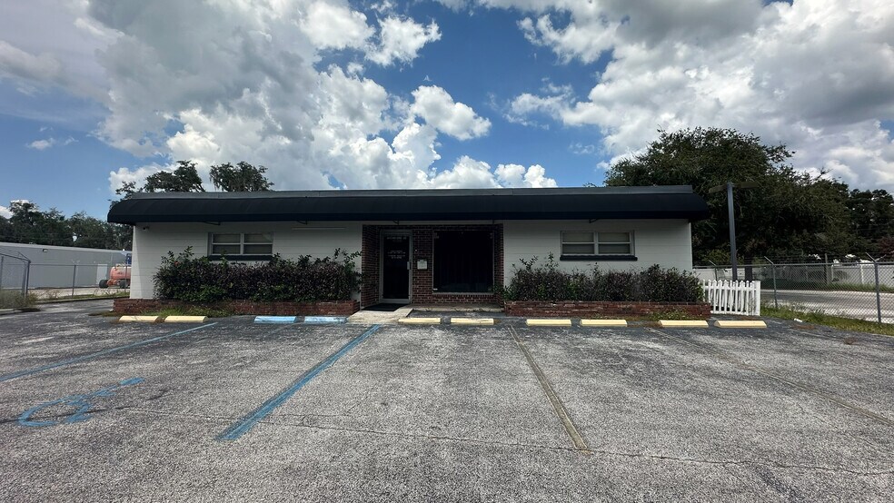 More Photos Of 1520 E Gary Rd, Lakeland Office For Lease