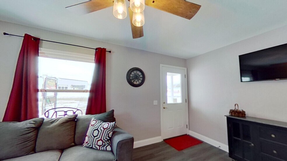 More Photos Of 616 S Sturgeon St, Montgomery City Office Residential For Sale