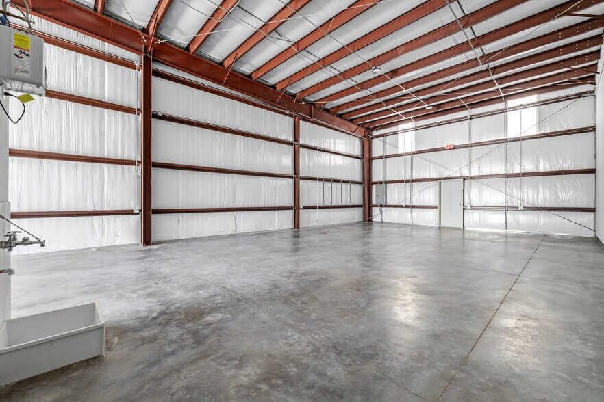 More Photos Of 1100 E Whitewing Ave, McAllen Light Distribution For Lease
