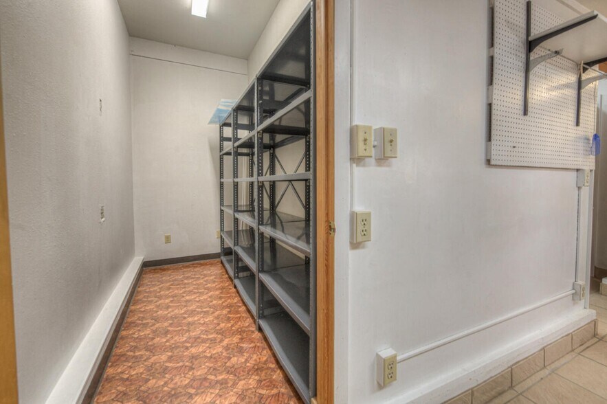 More Photos Of 22540 Us Highway 160, Walsenburg Veterinarian Kennel For Sale