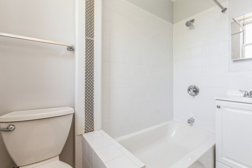 More Photos Of 4132 53rd St, Woodside Apartments For Sale