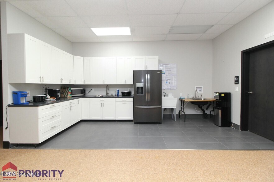 More Photos Of 623 N Commercial Dr, Gillette Office For Lease