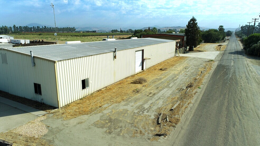 More Photos Of 43016 Road 68, Reedley Warehouse For Lease