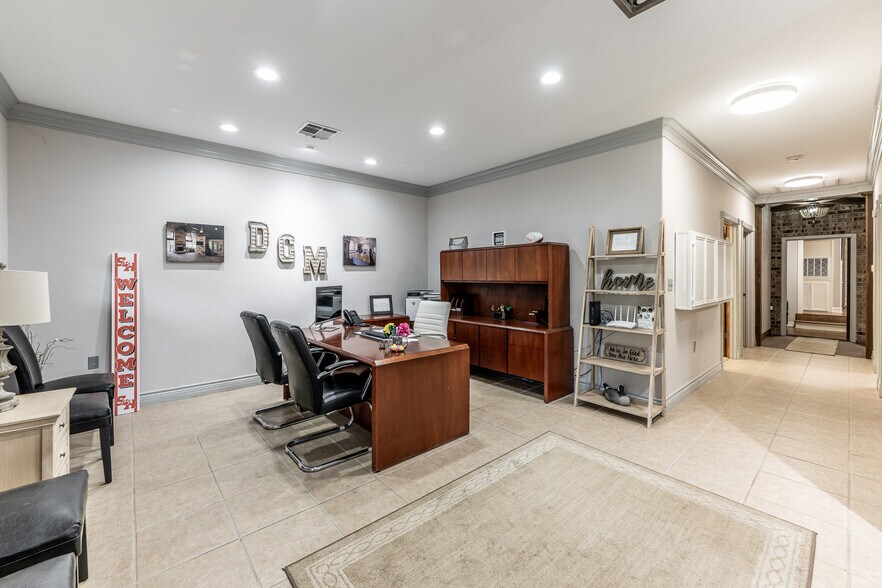 More Photos Of 101 Hidden Valley Cir, Huntsville Office For Sale