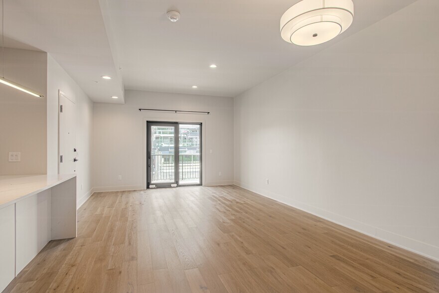 More Photos Of 200 W Gregory Blvd, Kansas City Apartments For Sale