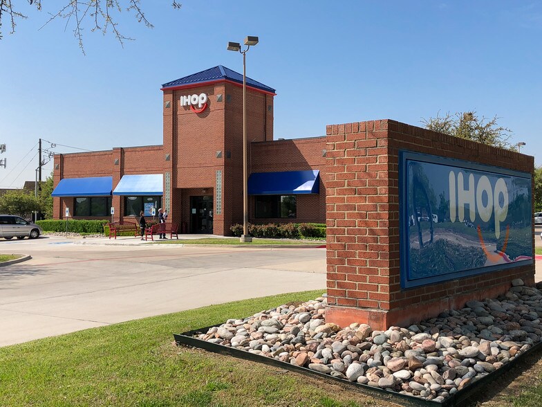 More Photos Of 3317 E Highway 114, Southlake Restaurant For Sale