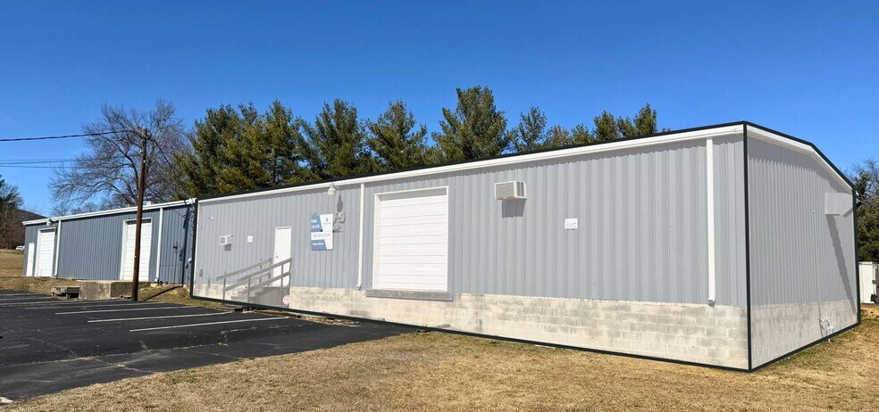 Primary Photo Of 400 Westbrook Ct, Spartanburg Service For Lease
