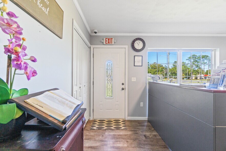 More Photos Of 1213 Main St, Chipley Office For Sale