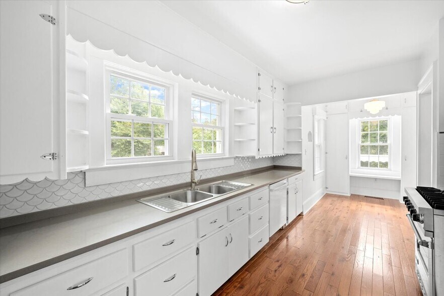 More Photos Of 301 E Main St, Easley Land For Sale