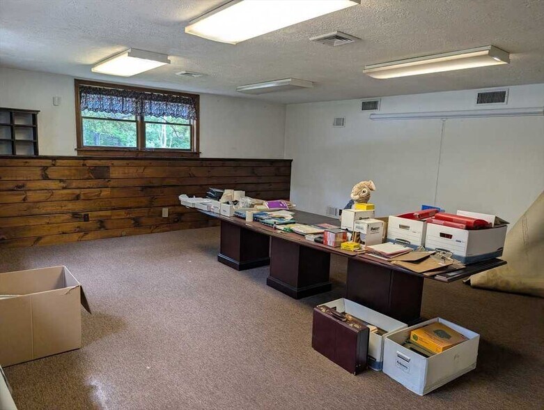 More Photos Of 100 Davis St, Douglas Warehouse For Lease
