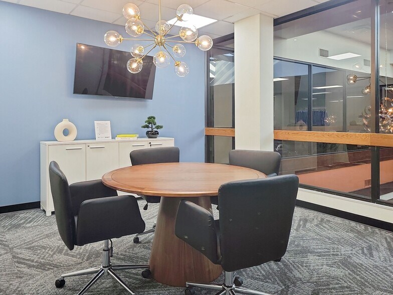 More Photos Of 1220 River Bend Dr, Dallas Coworking Space