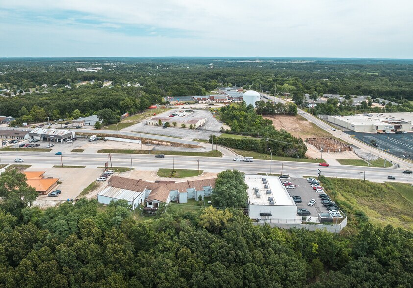 More Photos Of 812 S Bishop Ave, Rolla Hotel For Sale