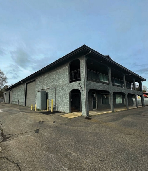 More Photos Of 7006 Banigan St, Anderson Warehouse For Lease