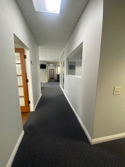 More Photos Of 17561 17th St, Tustin Office For Lease