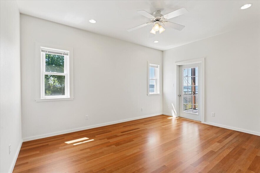 More Photos Of 829 2nd St, Mukilteo Office Residential For Sale