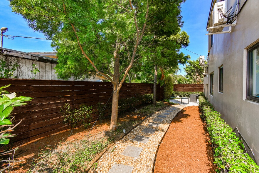 More Photos Of 1273 NE 38th St, Oakland Park Apartments For Sale