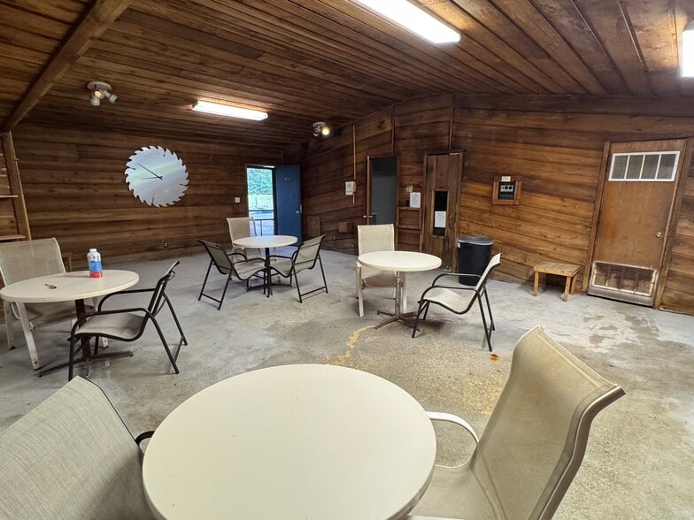 More Photos Of 9966 N State Road 27, Hayward Hotel For Sale