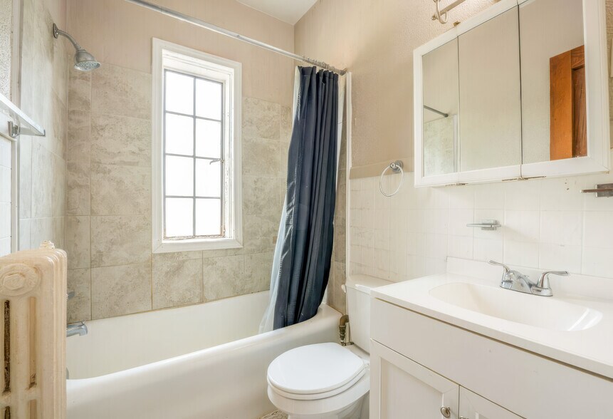 More Photos Of 718 W Mulberry St, Kokomo Apartments For Sale