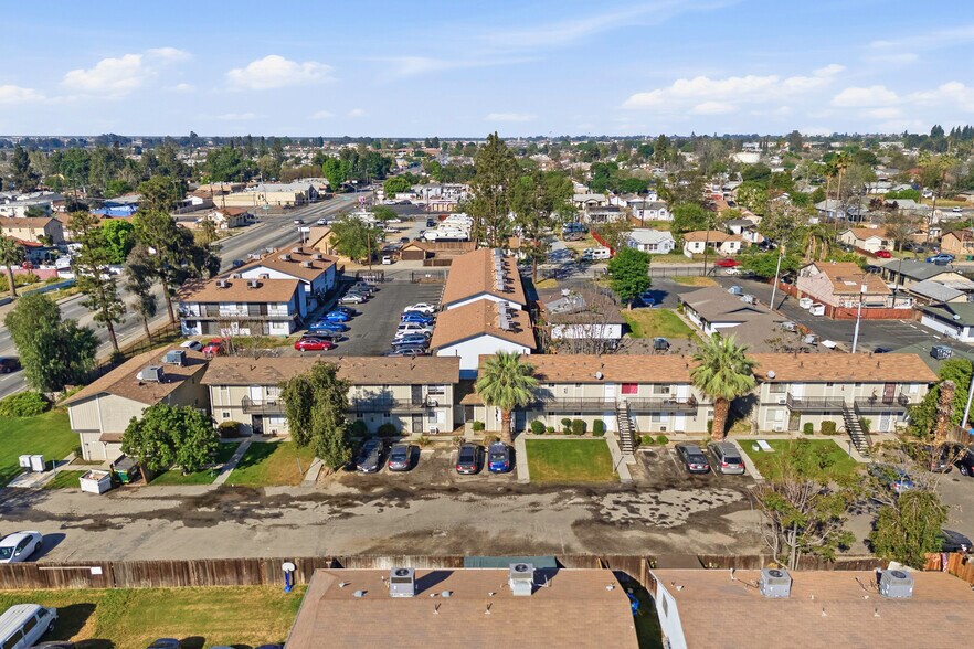 More Photos Of 330 Roberts Ln, Bakersfield Apartments For Sale