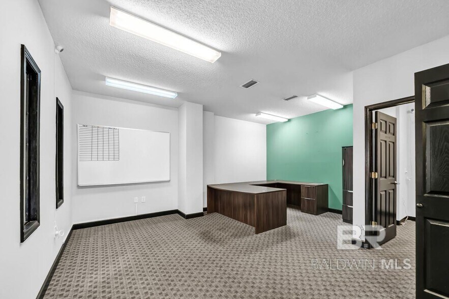 More Photos Of 20870 State Highway 59, Robertsdale Freestanding For Lease