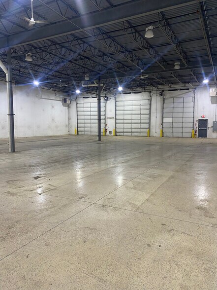 More Photos Of 1306-1330 Pierson Dr, Batavia Warehouse For Lease