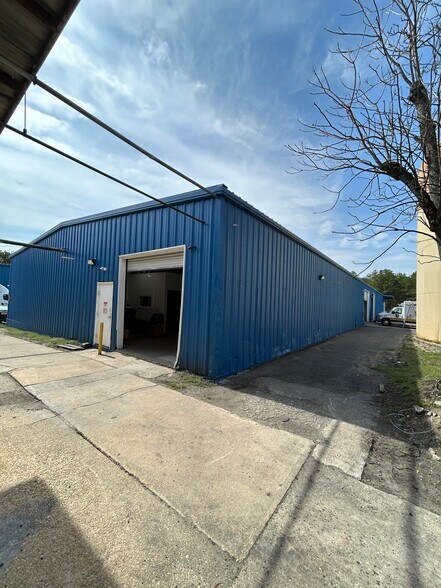 More Photos Of 2444 Ridgeway Blvd, Manchester Warehouse For Lease
