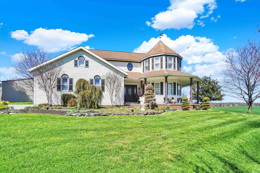 More Photos Of 2553 Roosevelt Ave, York Flex For Sale