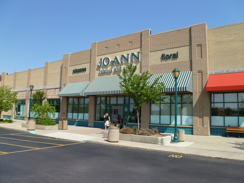 More Photos Of 14055-14453 Hall Rd, Shelby Township Unknown For Lease
