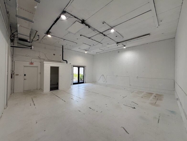 More Photos Of 1177 Clare Ave, West Palm Beach Warehouse For Lease