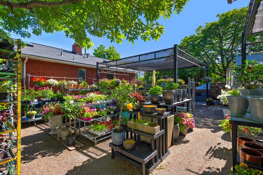 More Photos Of 2194 E Fort Union Blvd, Salt Lake City Freestanding For Sale