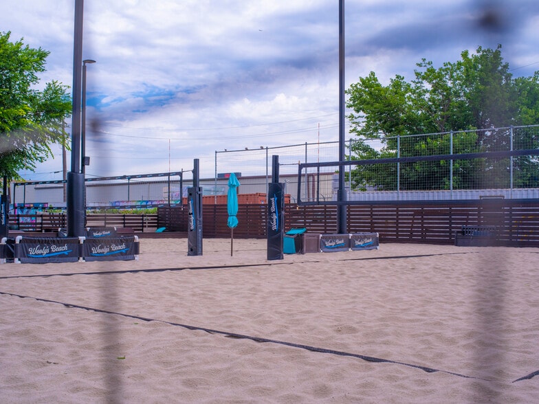 More Photos Of 440 E Saint Elmo Rd, Austin Unknown For Lease