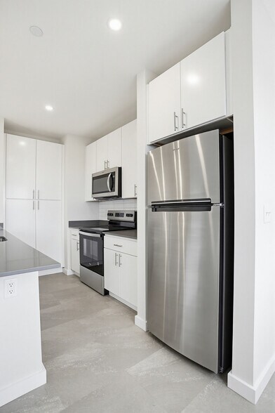 More Photos Of 250 College Ave, Lancaster Apartments For Lease